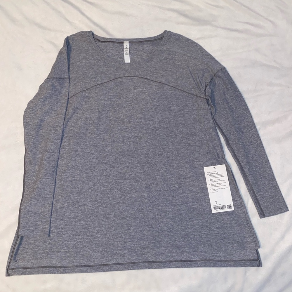 Lululemon long sleeve top size 8 NWT